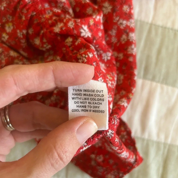 E & M red floral blouse size S - Picture 12 of 12